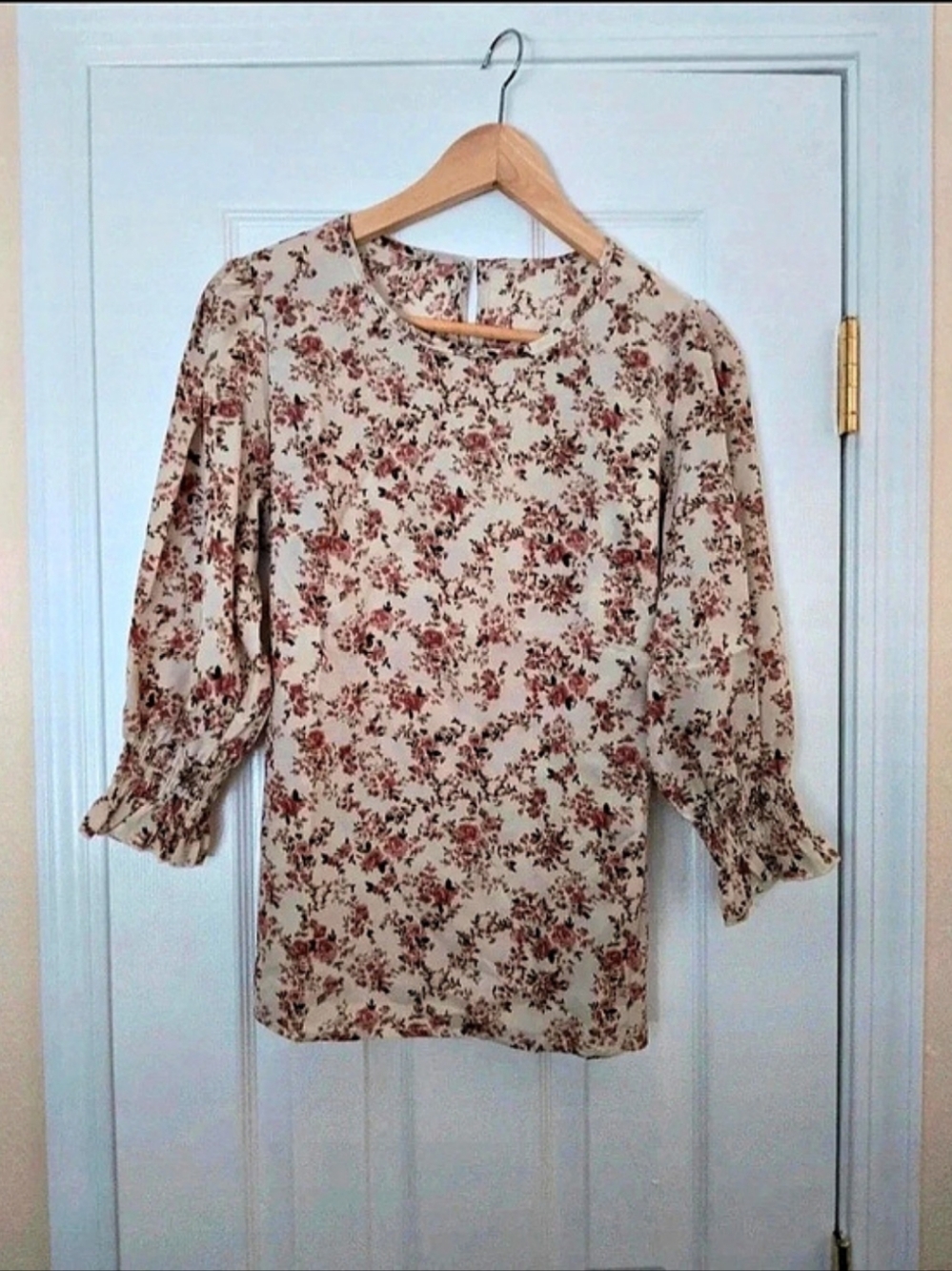 Floral Blouse in Pink & White Like New